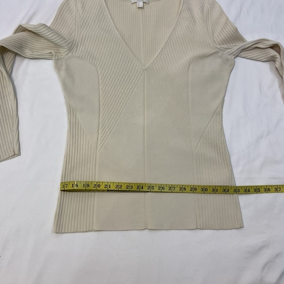 C.O.S.Women’s,Cream, V Neck,Knit,Long Sleeve Top.Size-Medium. - Picture 6 of 12